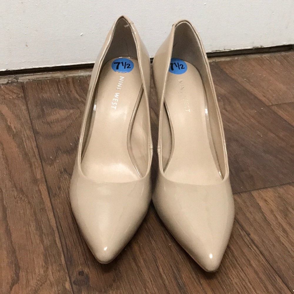 Nine West tan heels